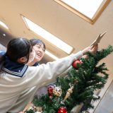 クリスマスツリー飾付け